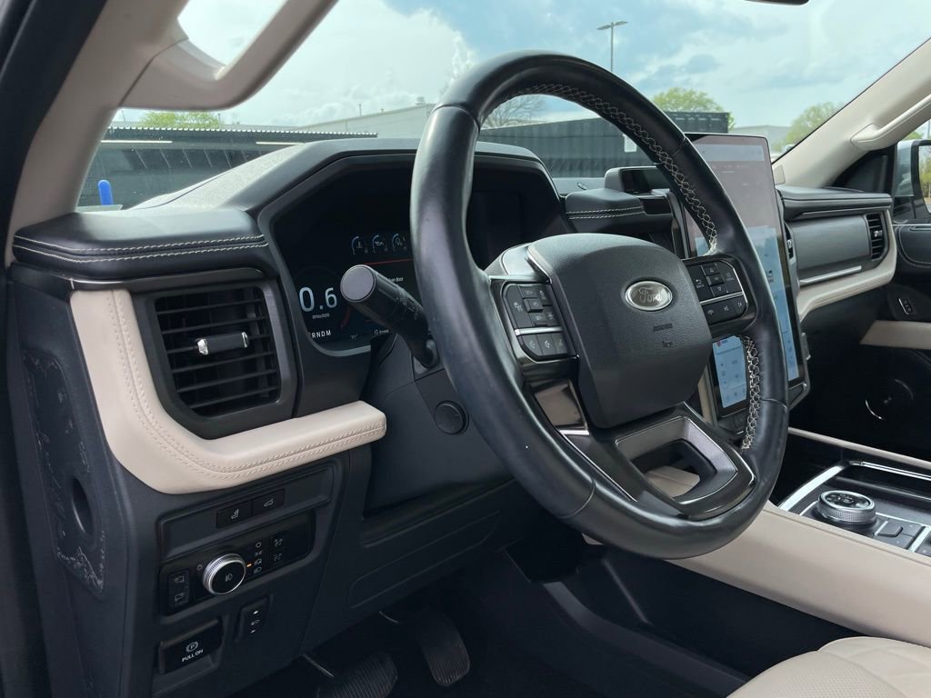 Used 2023 Ford Expedition Platinum image 27