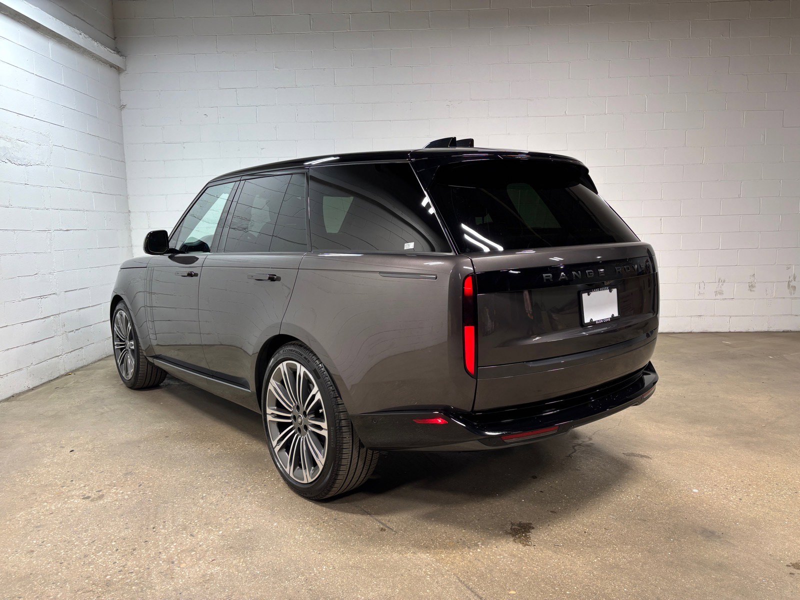 Used 2025 Land Rover Range Rover SE AWD/4WD image 9