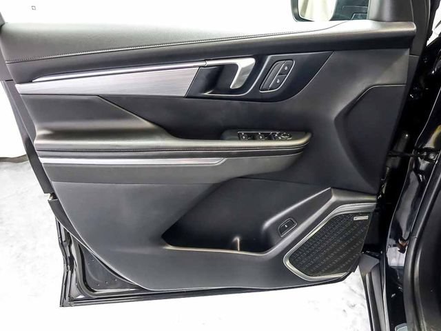 Used 2025 Buick Enclave Preferred AWD/4WD image 26