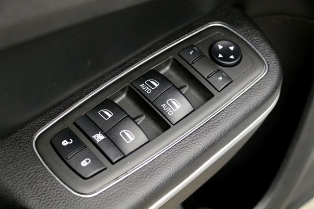 Used 2021 Chrysler 300 Touring w/ Sport Appearance Package image 21