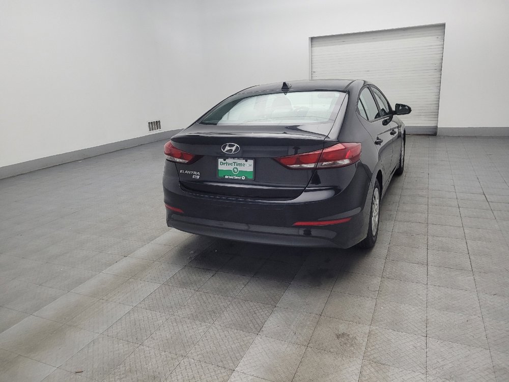 Used 2017 Hyundai Elantra SE image 9