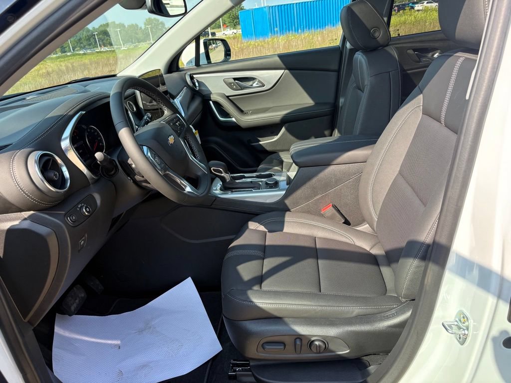 New 2026 Chevrolet Blazer LT w/ LPO, Arctic Package FWD image 16