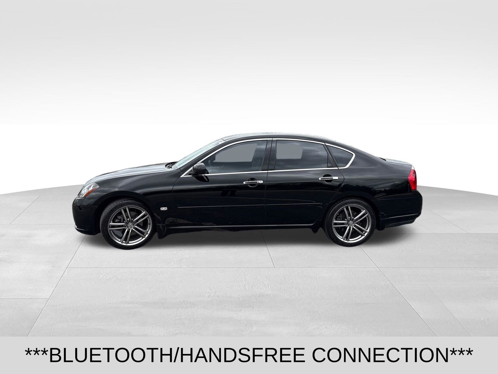 Used 2007 INFINITI M35 w/ Technology Pkg RWD image 2