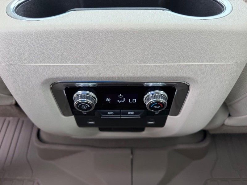 Used 2022 GMC Yukon Denali image 11