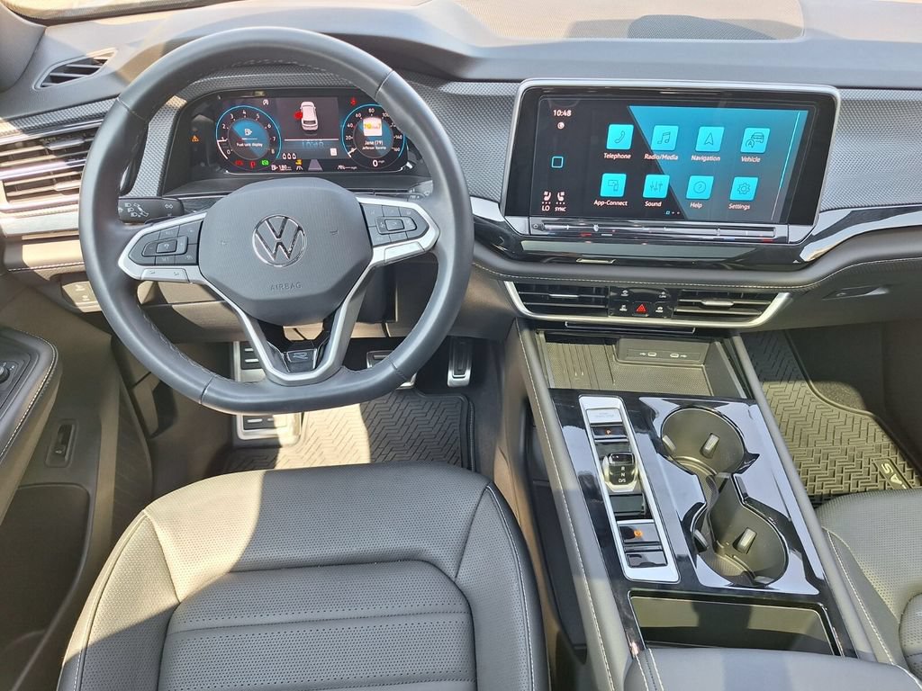 Used 2026 Volkswagen Atlas Cross Sport SEL R-Line AWD/4WD image 9