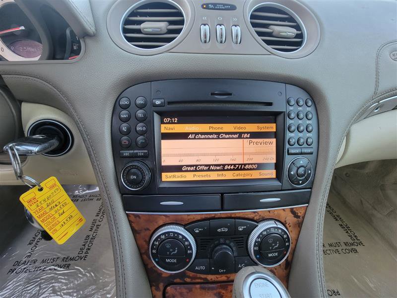 Used 2011 Mercedes-Benz SL 550 image 28