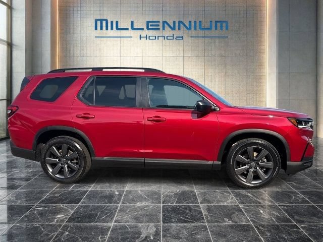 Certified 2025 Honda Pilot Sport image 6