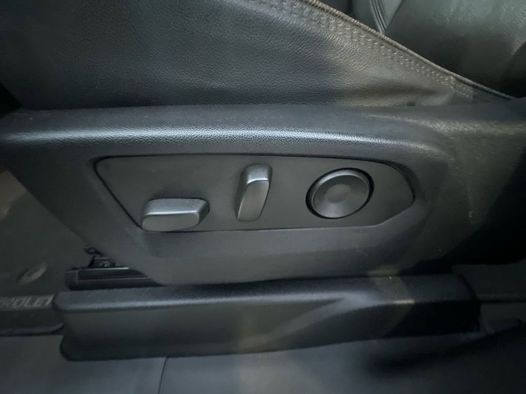 Used 2023 Chevrolet Suburban High Country w/ Premium Package 2 image 21