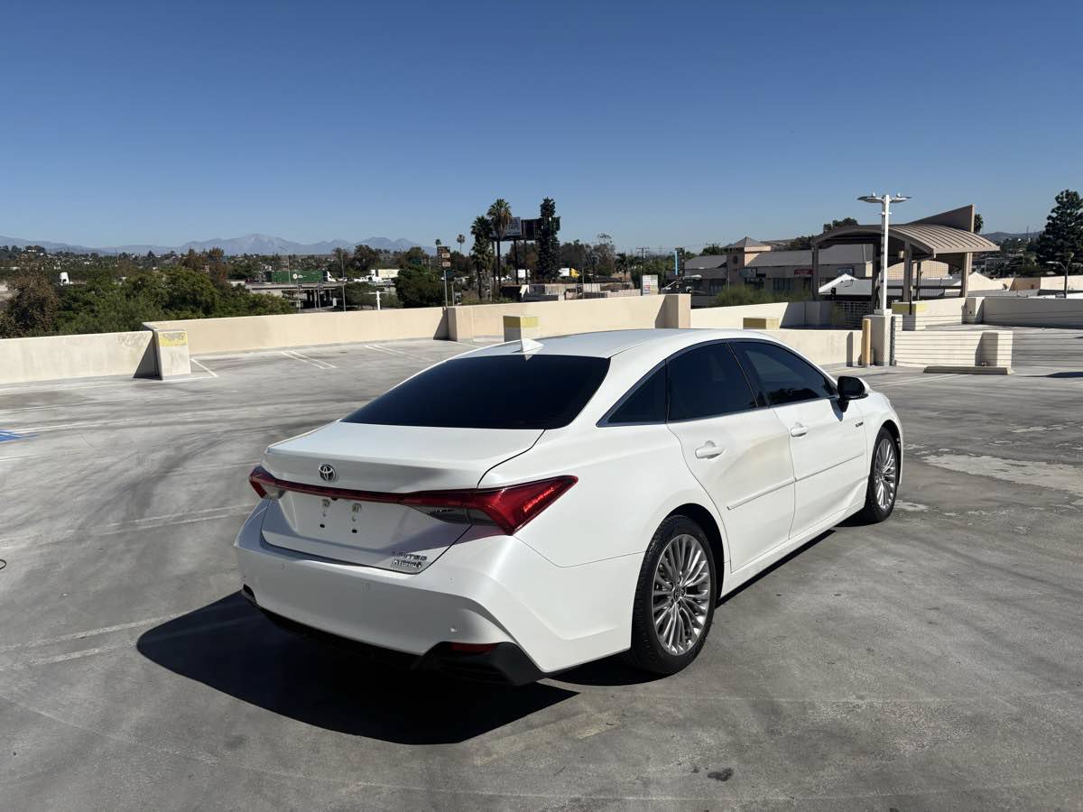 Used 2020 Toyota Avalon Limited w/ Advanced Safety Package FWD image 43