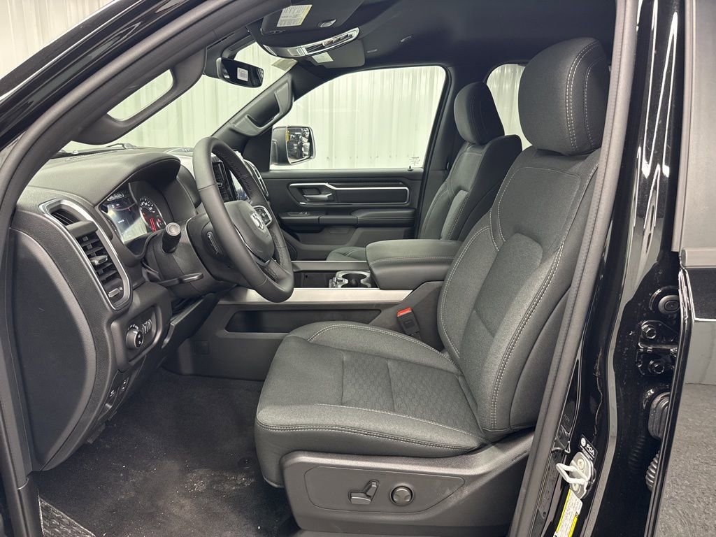 New 2026 RAM 1500 4x4 Crew Cab image 16