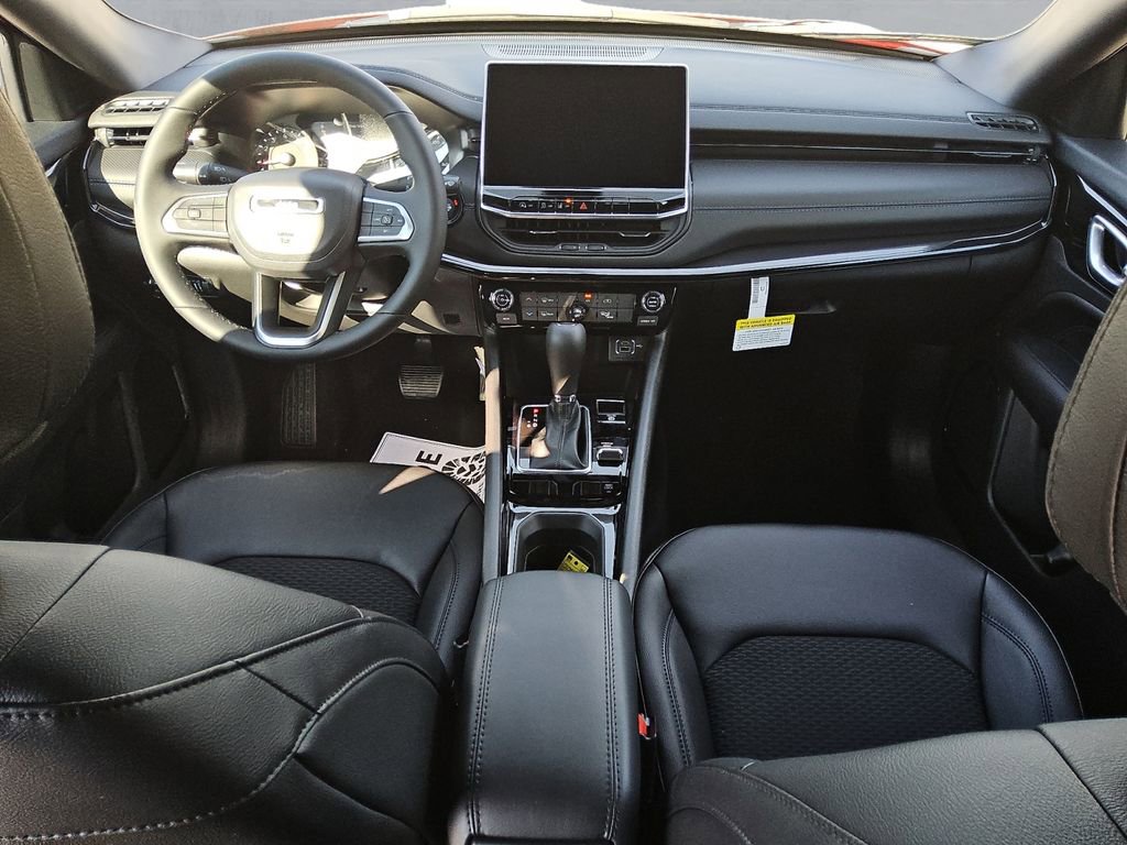 New 2026 Jeep Compass Latitude image 10