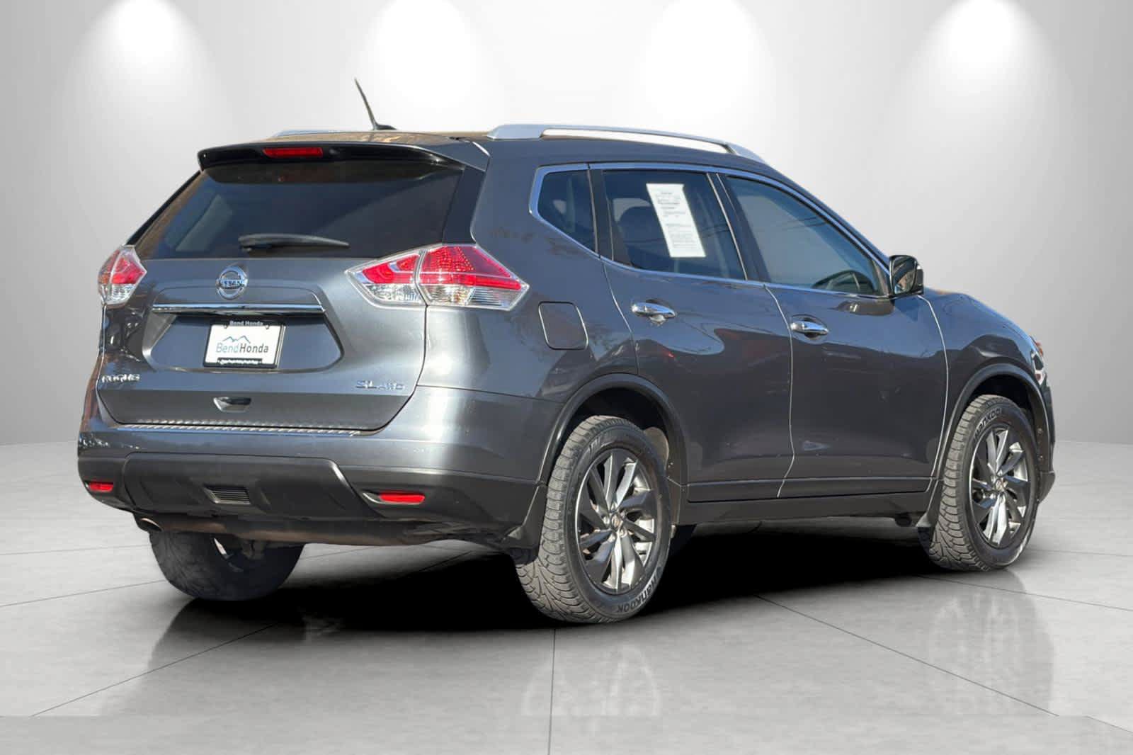 Used 2016 Nissan Rogue SL AWD/4WD image 2