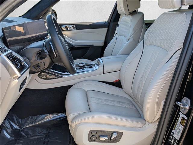 Certified 2025 BMW X7 M60i AWD/4WD image 17