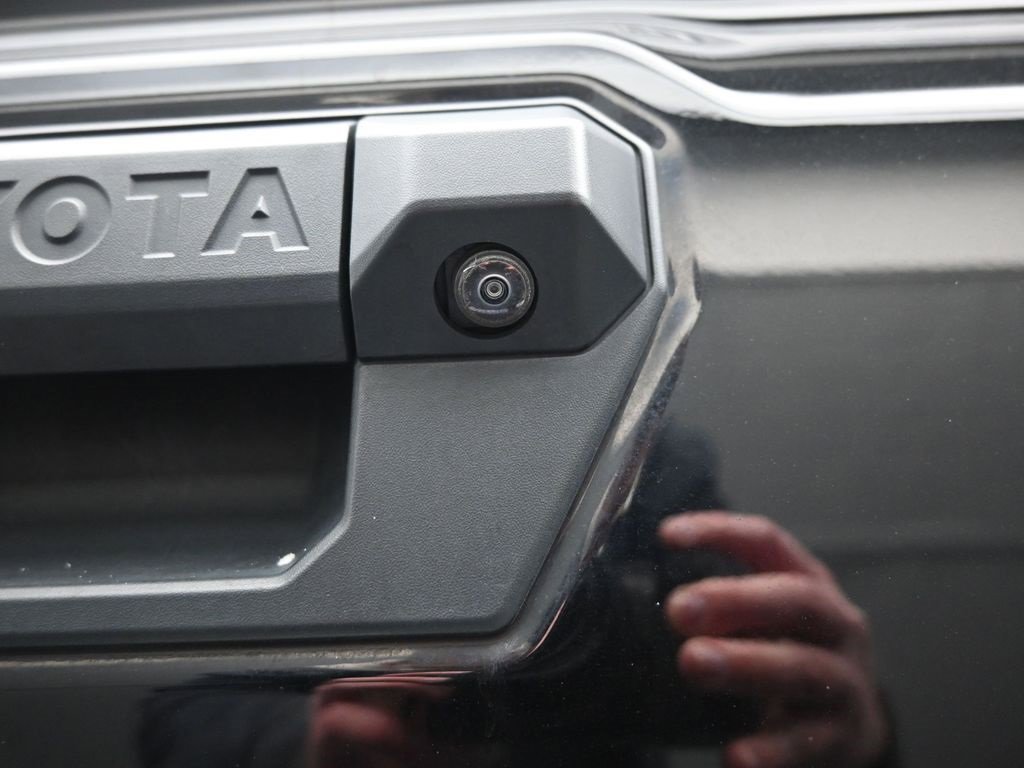 Used 2024 Toyota Tacoma TRD Off-Road image 12