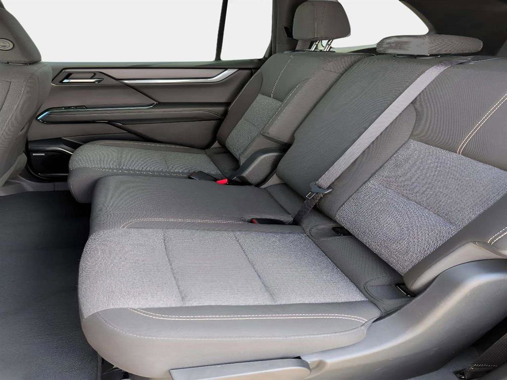 Used 2025 GMC Acadia Elevation image 15