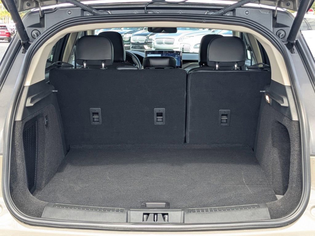 New 2025 Lincoln Corsair Grand Touring image 13