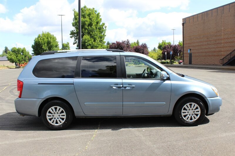 Used 2012 Kia Sedona LX FWD image 5