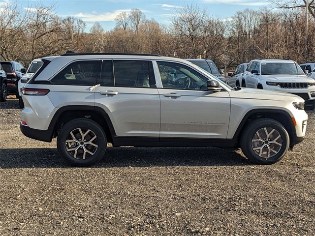 New 2025 Jeep Grand Cherokee Limited image 2