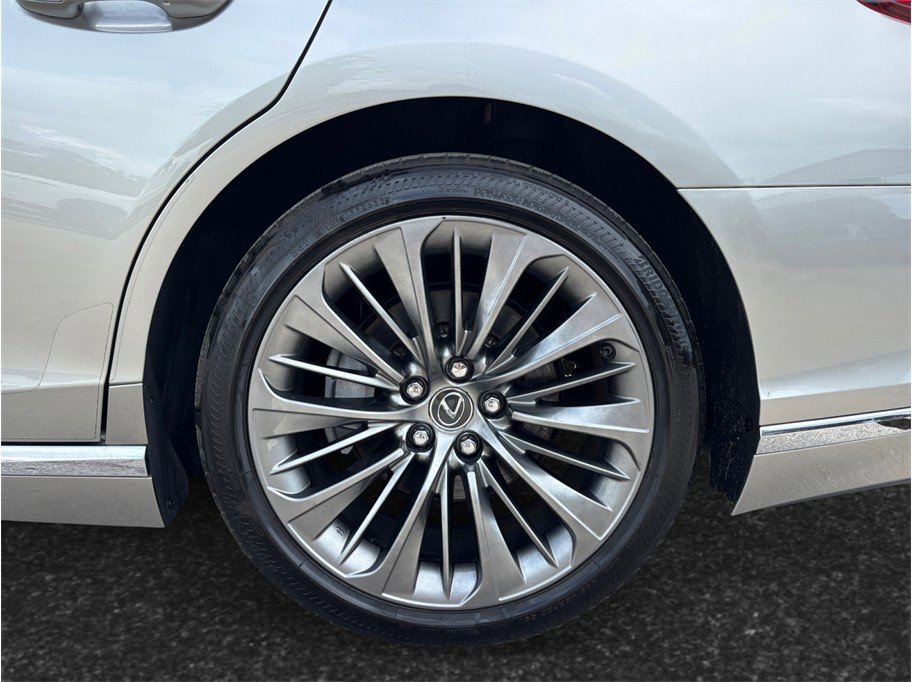 Used 2018 Lexus LS 500 w/ Luxury Package RWD image 16