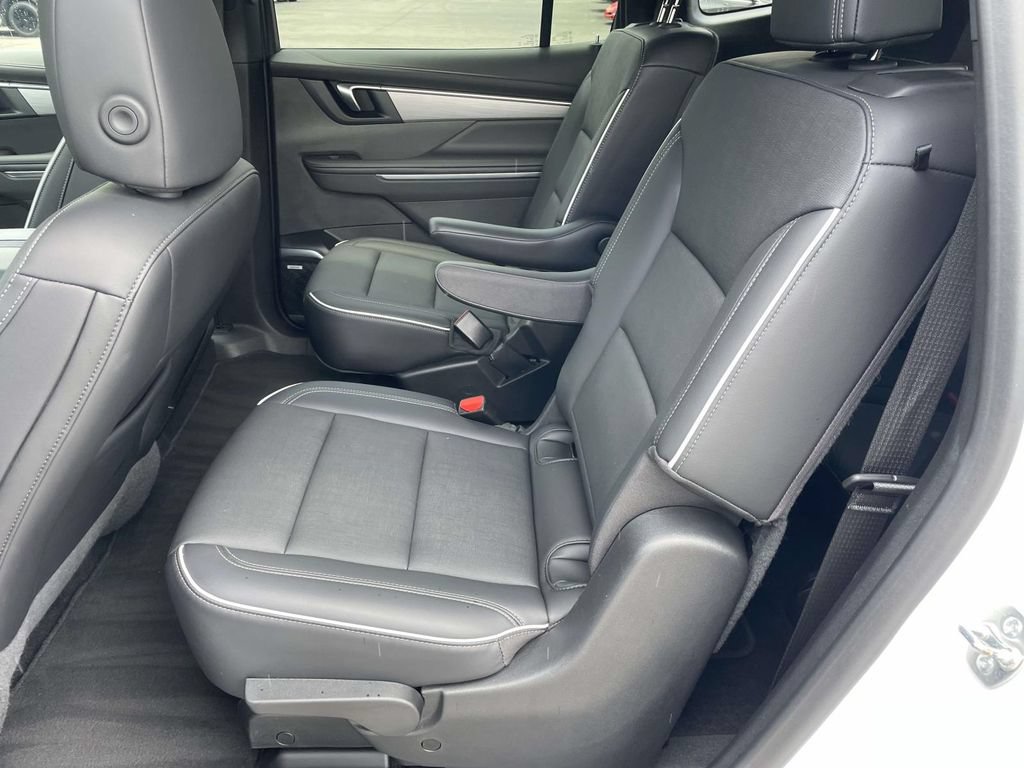Used 2025 Buick Enclave Preferred FWD image 9