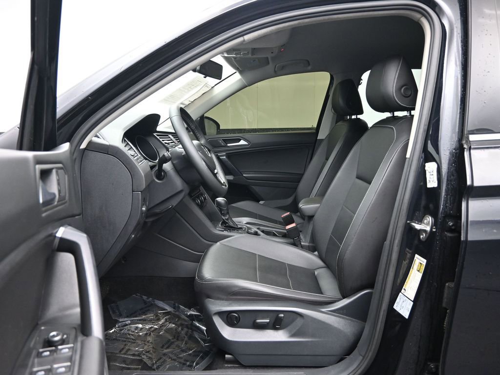 Used 2021 Volkswagen Tiguan SE AWD/4WD image 26