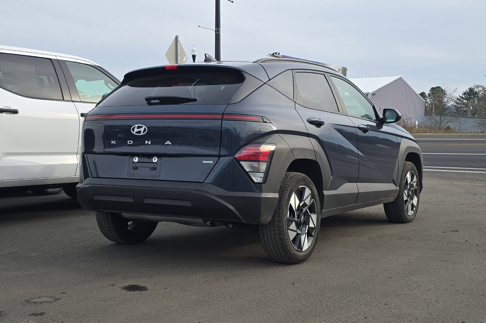 Used 2025 Hyundai Kona SEL image 4