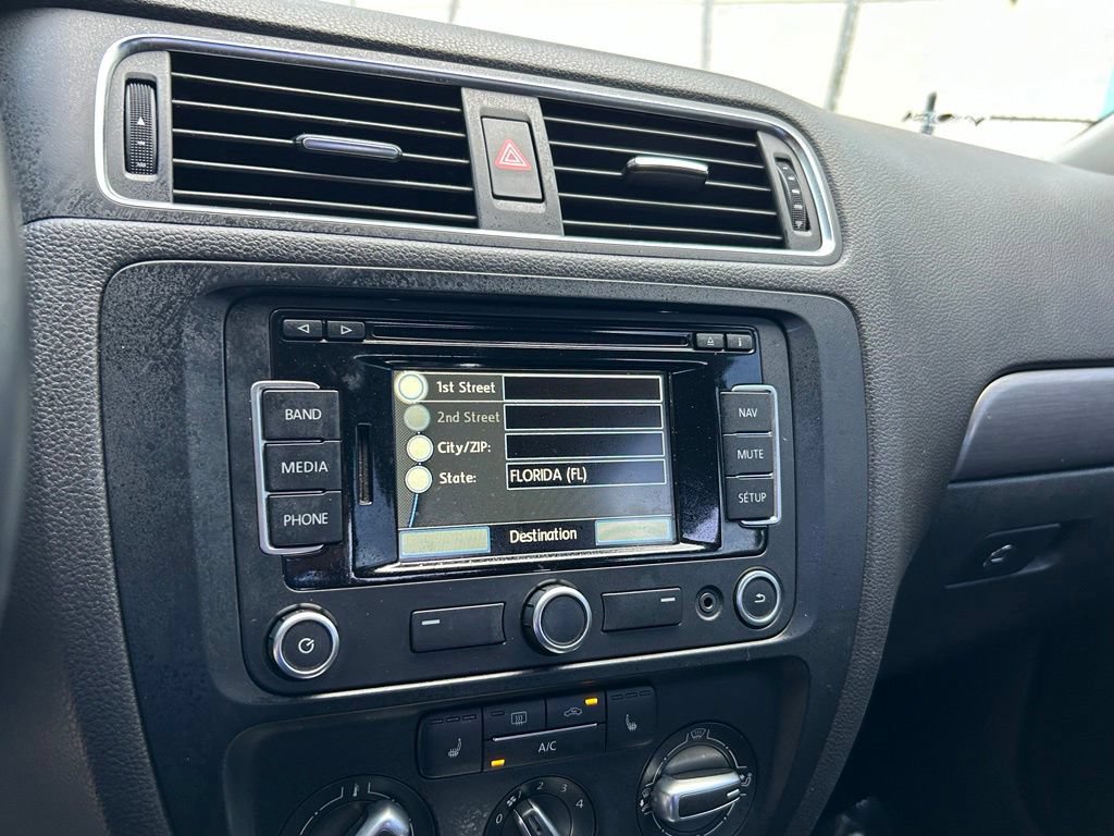 Used 2014 Volkswagen Jetta SEL FWD image 23