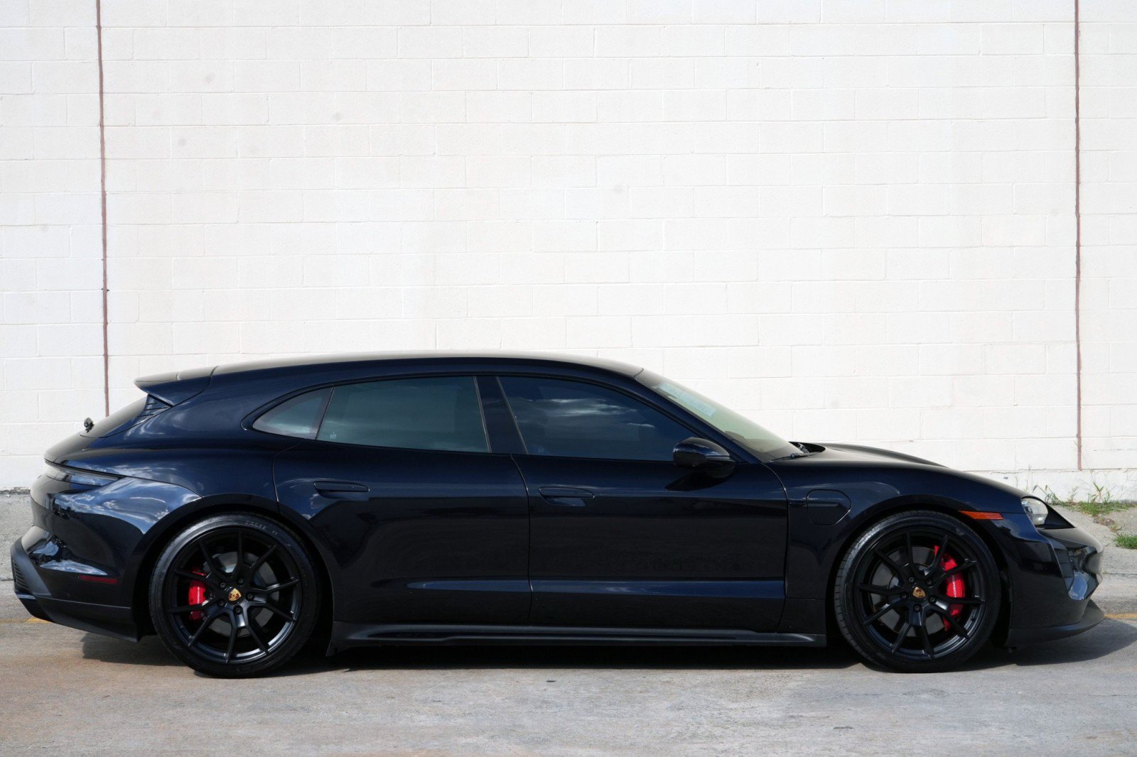 Used 2024 Porsche Taycan GTS AWD/4WD image 57