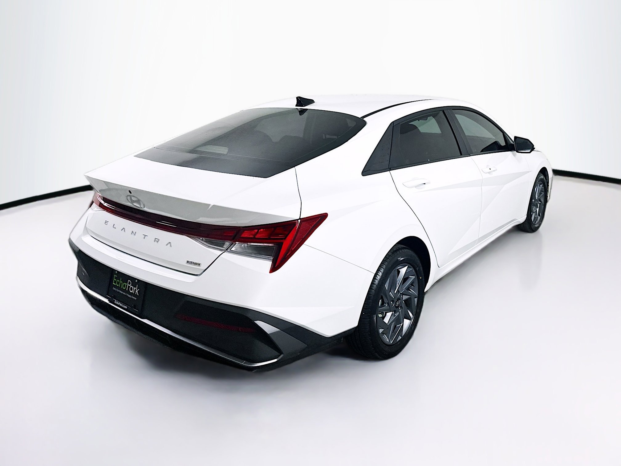 Used 2025 Hyundai Elantra Blue image 9