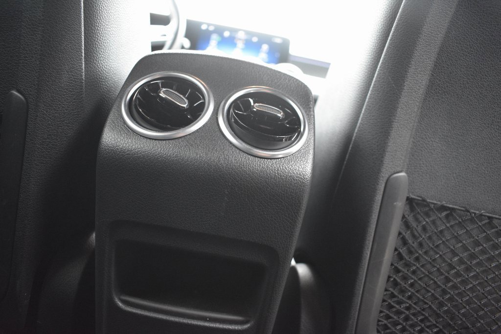 Used 2024 Mercedes-Benz GLB 250 image 31