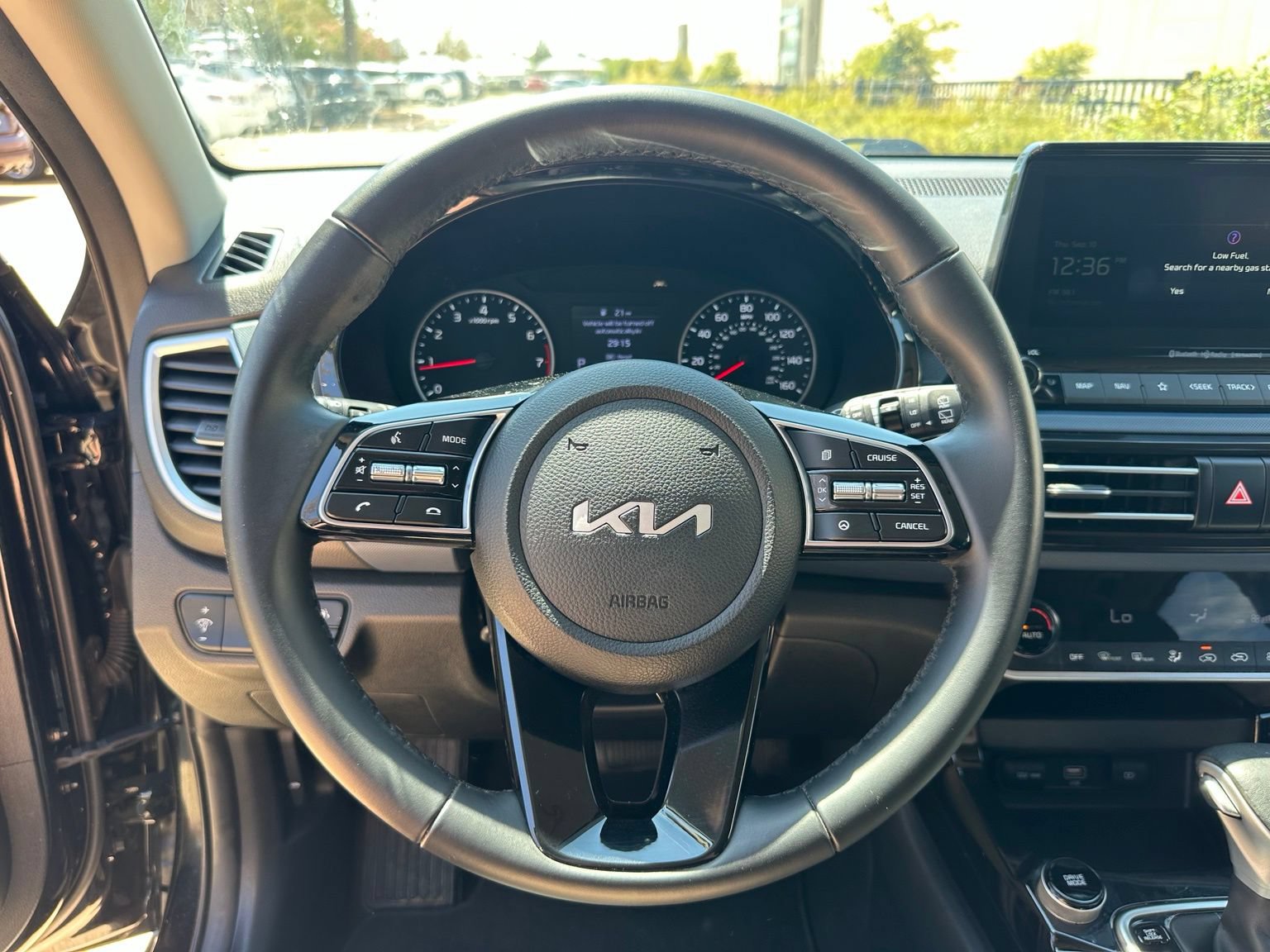 Used 2023 Kia Seltos S w/ Navigation Package FWD image 12