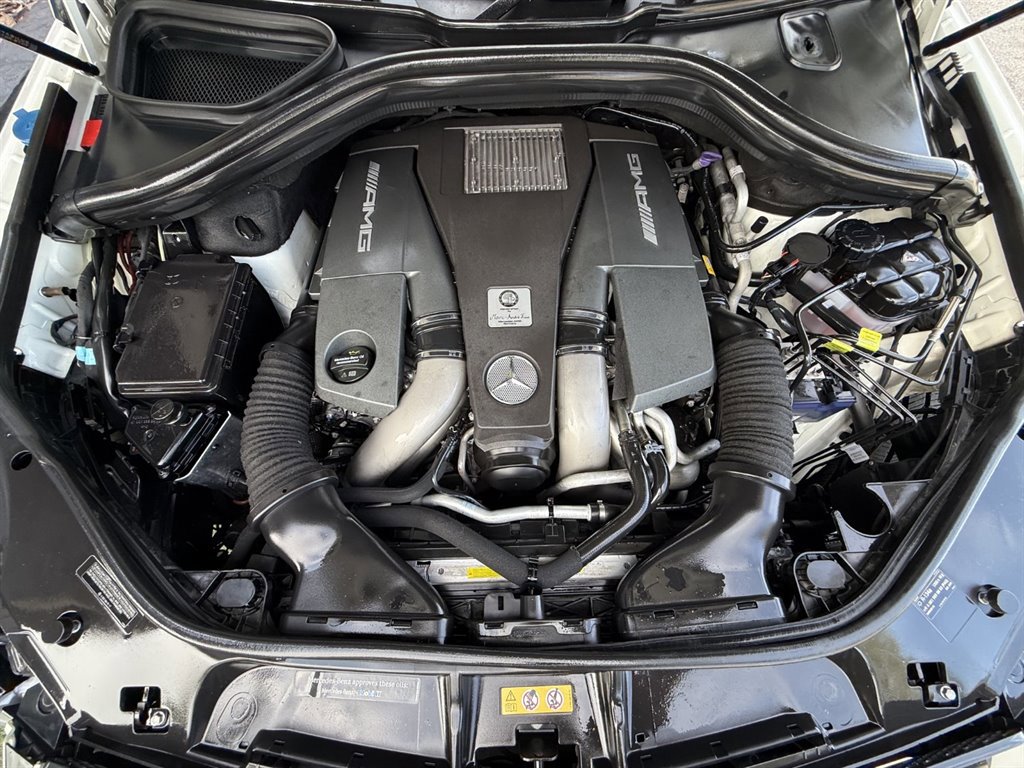 Used 2016 Mercedes-Benz GL 63 AMG 4MATIC image 40
