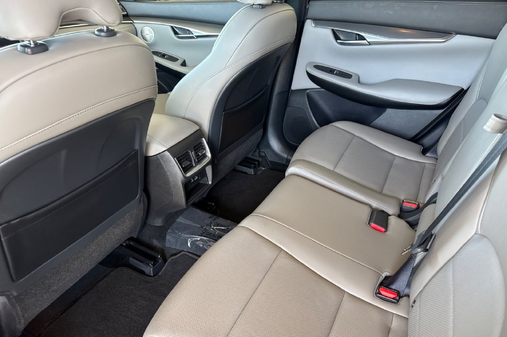 Certified 2024 INFINITI QX50 Luxe w/ Cargo Package AWD/4WD image 11