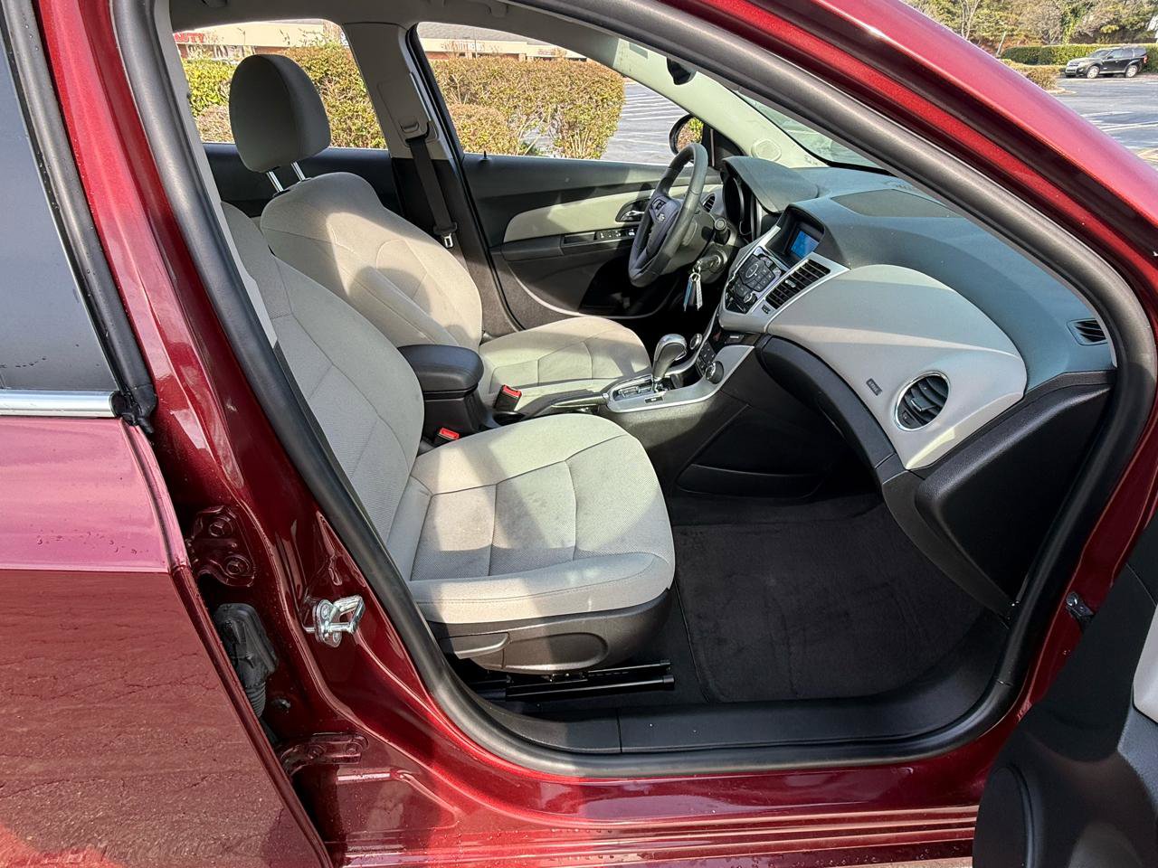 Used 2016 Chevrolet Cruze LT image 10