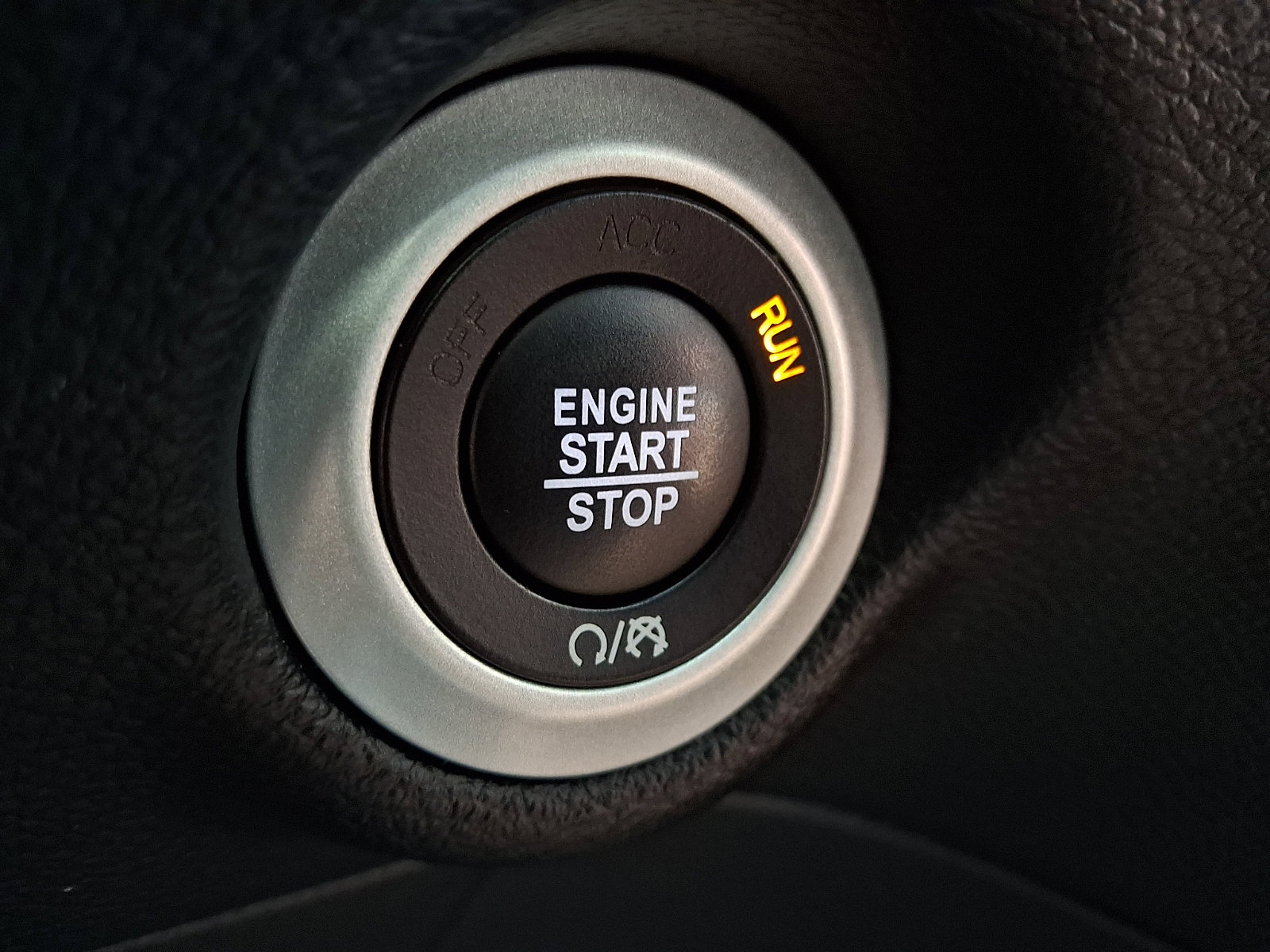 Used 2025 Chrysler Pacifica Select image 23