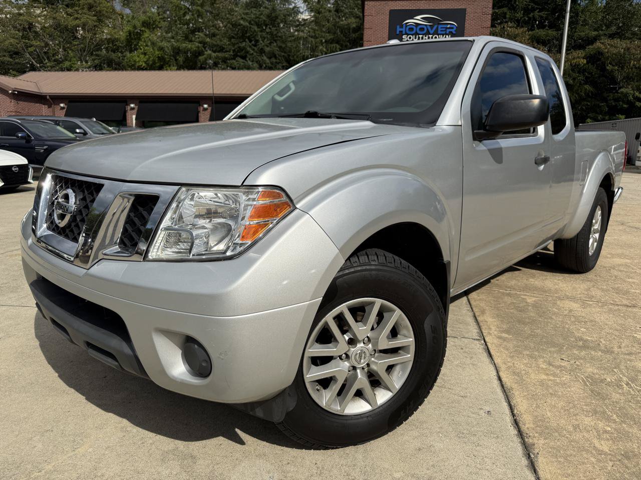 Used 2017 Nissan Frontier SV RWD image 1