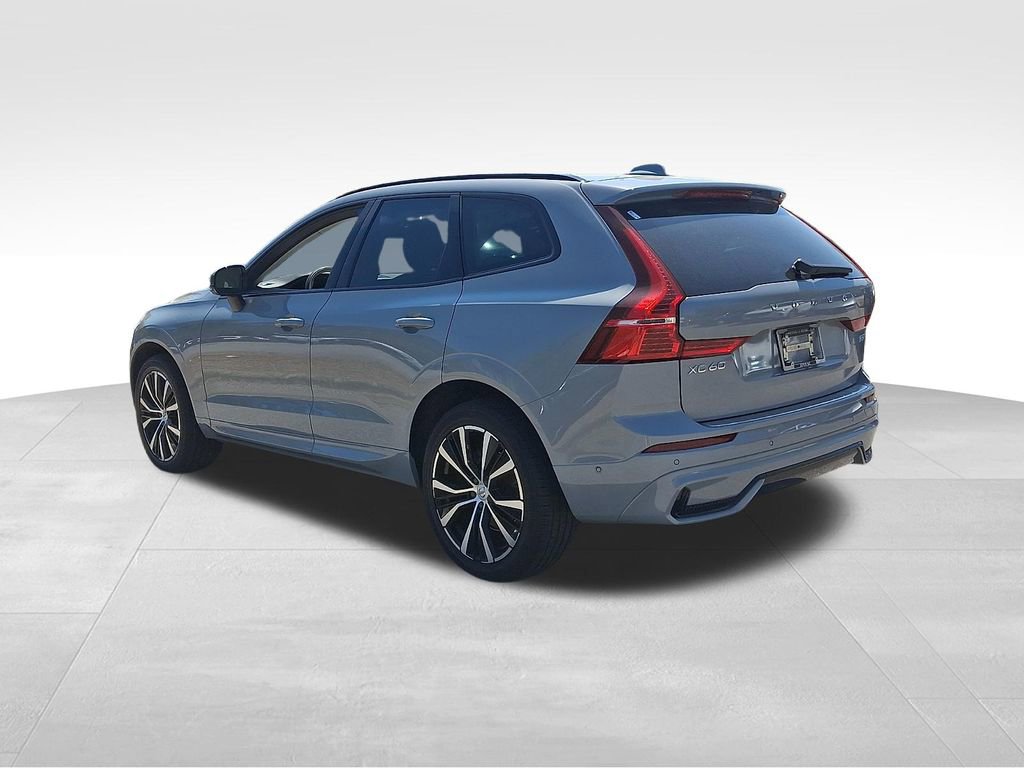Used 2024 Volvo XC60 B5 Plus w/ Protection Package Premier image 4