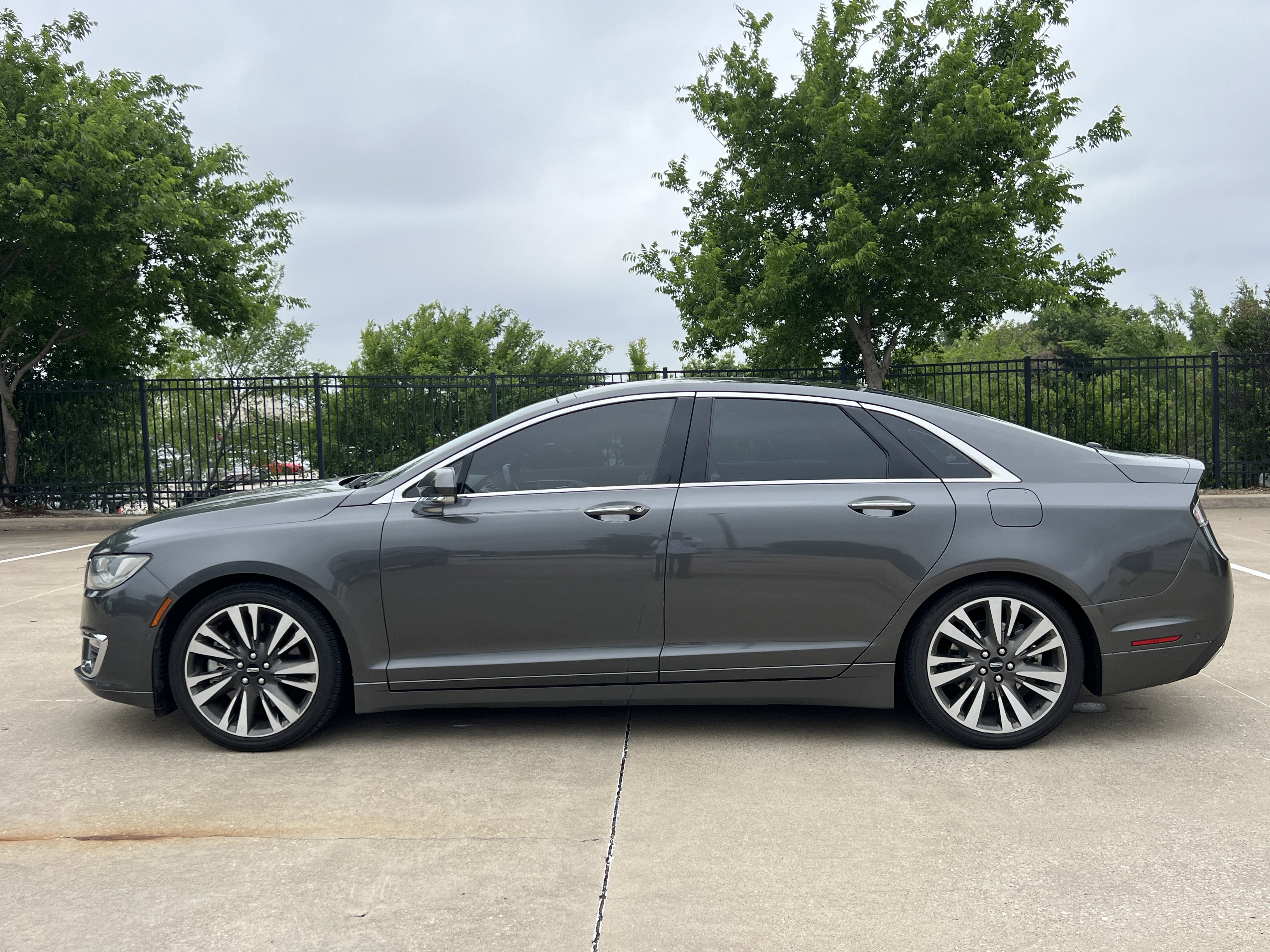 Used 2017 Lincoln MKZ Reserve w/ Technology Package image 4
