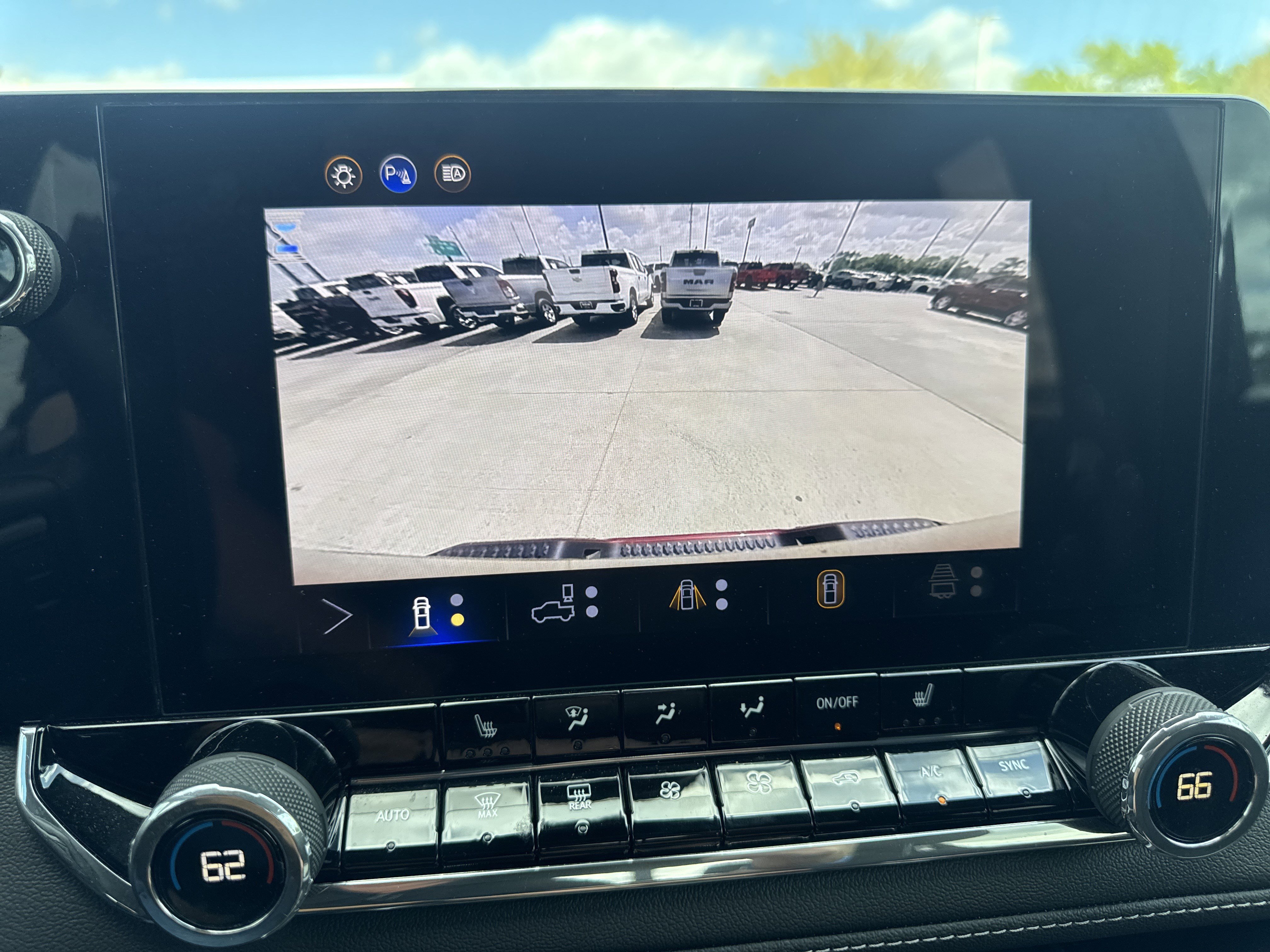 Used 2025 Chevrolet Colorado LT w/ LT Convenience Package image 21