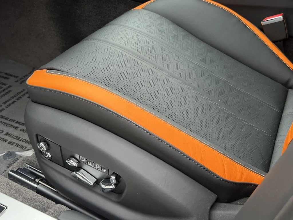 Certified 2025 Bentley Flying Spur Plug-In Hybrid image 51