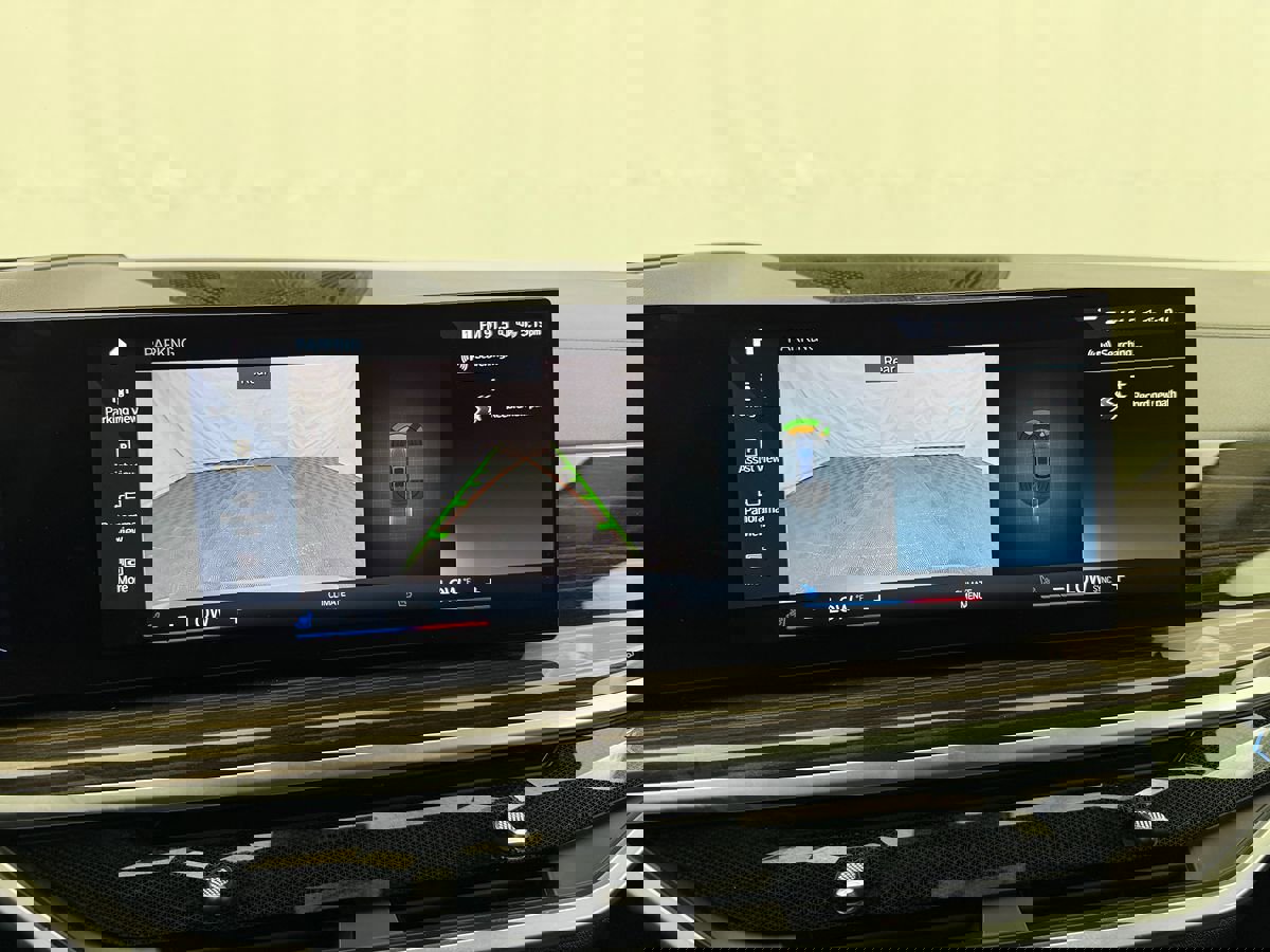 Used 2023 BMW X7 xDrive40i w/ Premium Package image 40