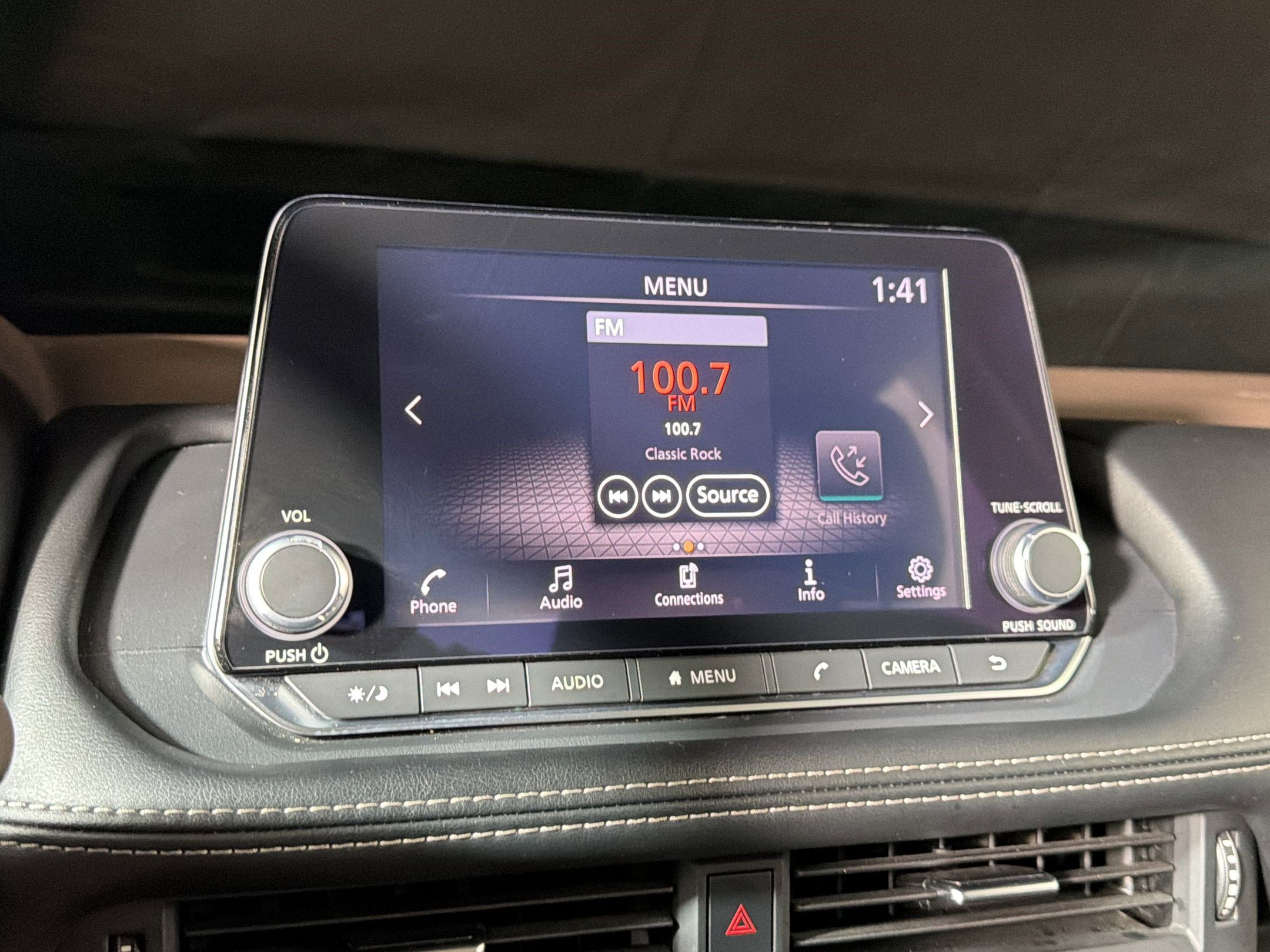 Used 2023 Nissan Rogue S AWD/4WD image 21