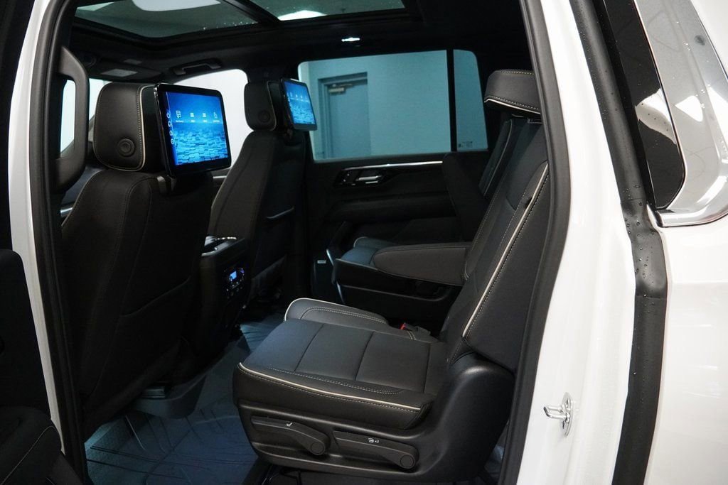 New 2025 Chevrolet Suburban Premier image 41