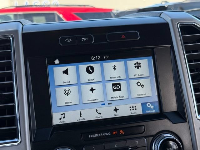 Used 2016 Ford F150 Lariat w/ Equipment Group 502A Luxury AWD/4WD image 21