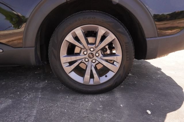 Used 2023 Ford Explorer XLT w/ Equipment Group 202A RWD image 32
