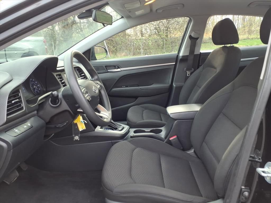 Used 2020 Hyundai Elantra SE w/ Cargo Package (C1) image 12