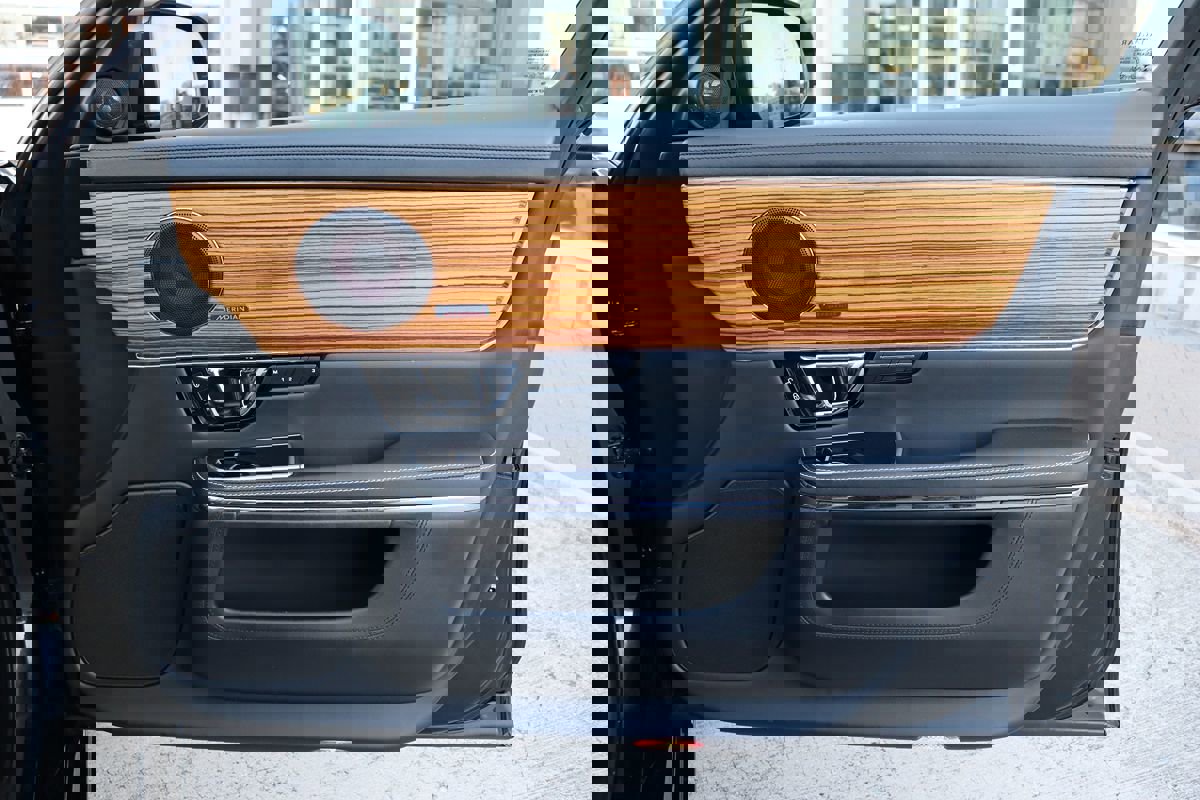 Used 2014 Jaguar XJ L Portfolio image 58