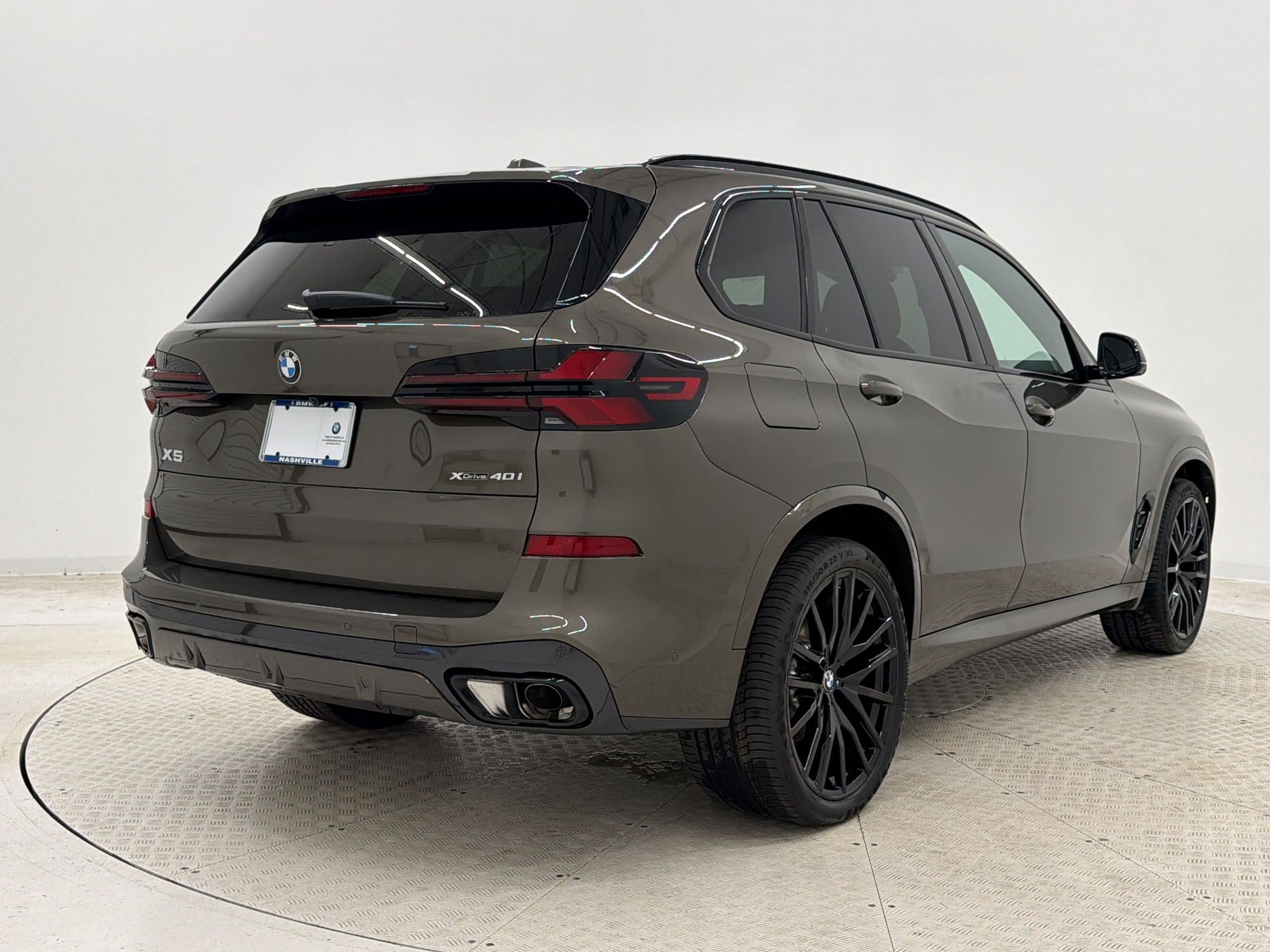 New 2026 BMW X5 xDrive40i w/ M Sport Package AWD/4WD image 9