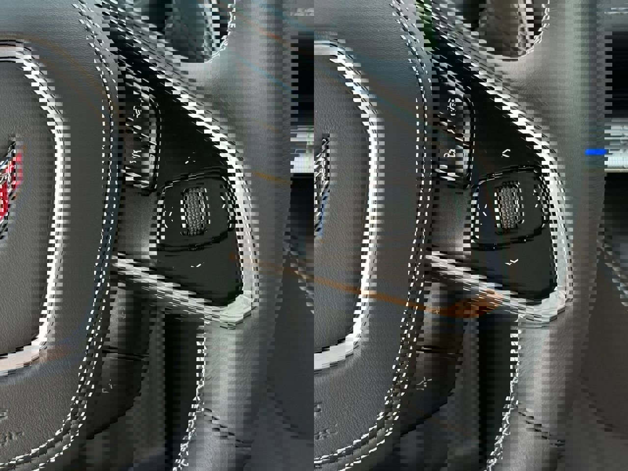 New 2026 Chevrolet Corvette Stingray Coupe w/ Battery Protection Package image 13