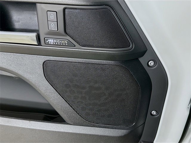 Certified 2025 Land Rover Defender 110 V8 image 21